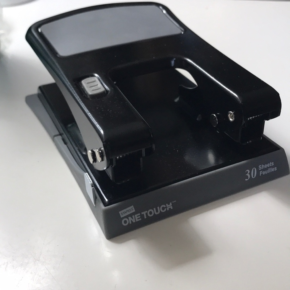 NWOT 2 hole puncher